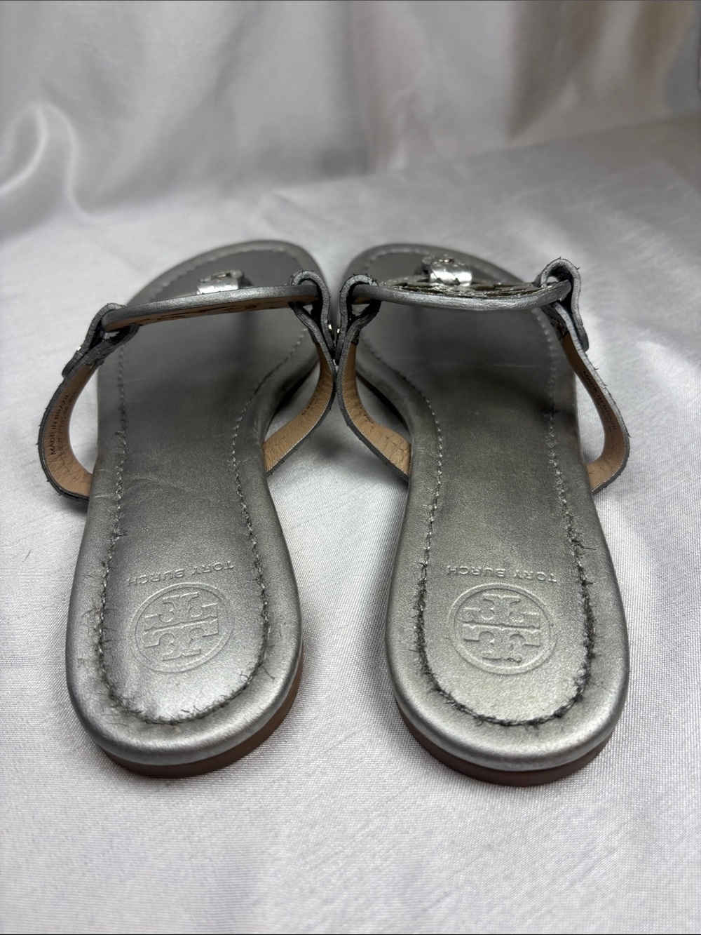 Tory Burch Miller Silver Metallic Logo Thong Sandals - Picture 4 of 11